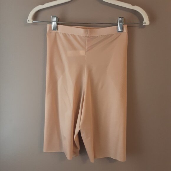 Spanx Invisible Shaping High Waisted, Mid-Thigh Short, Beige Small - Picture 4 of 10